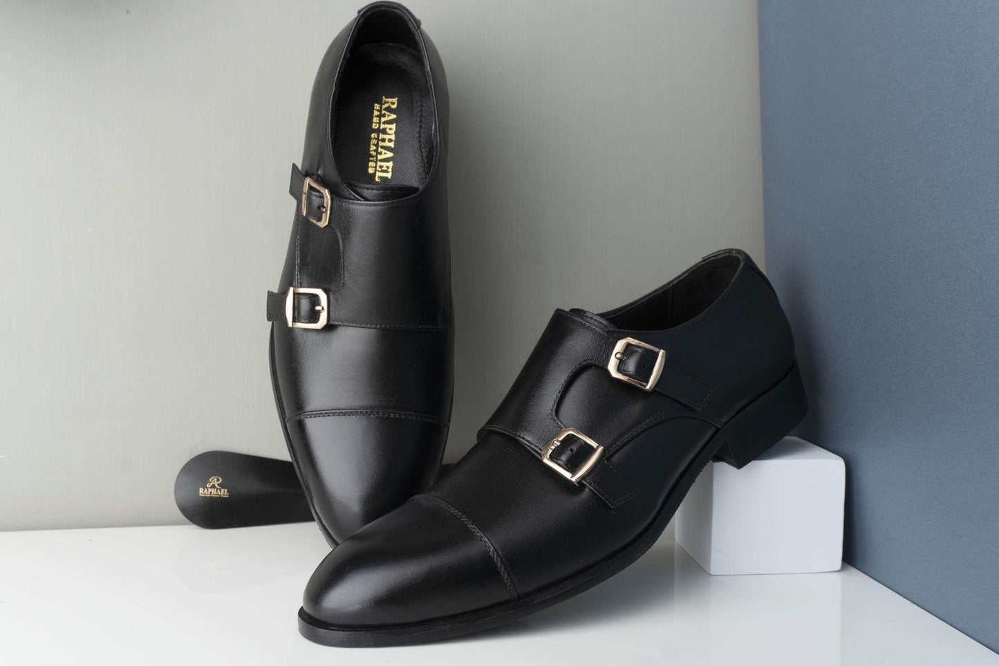 BL4401 - The Raphael Store