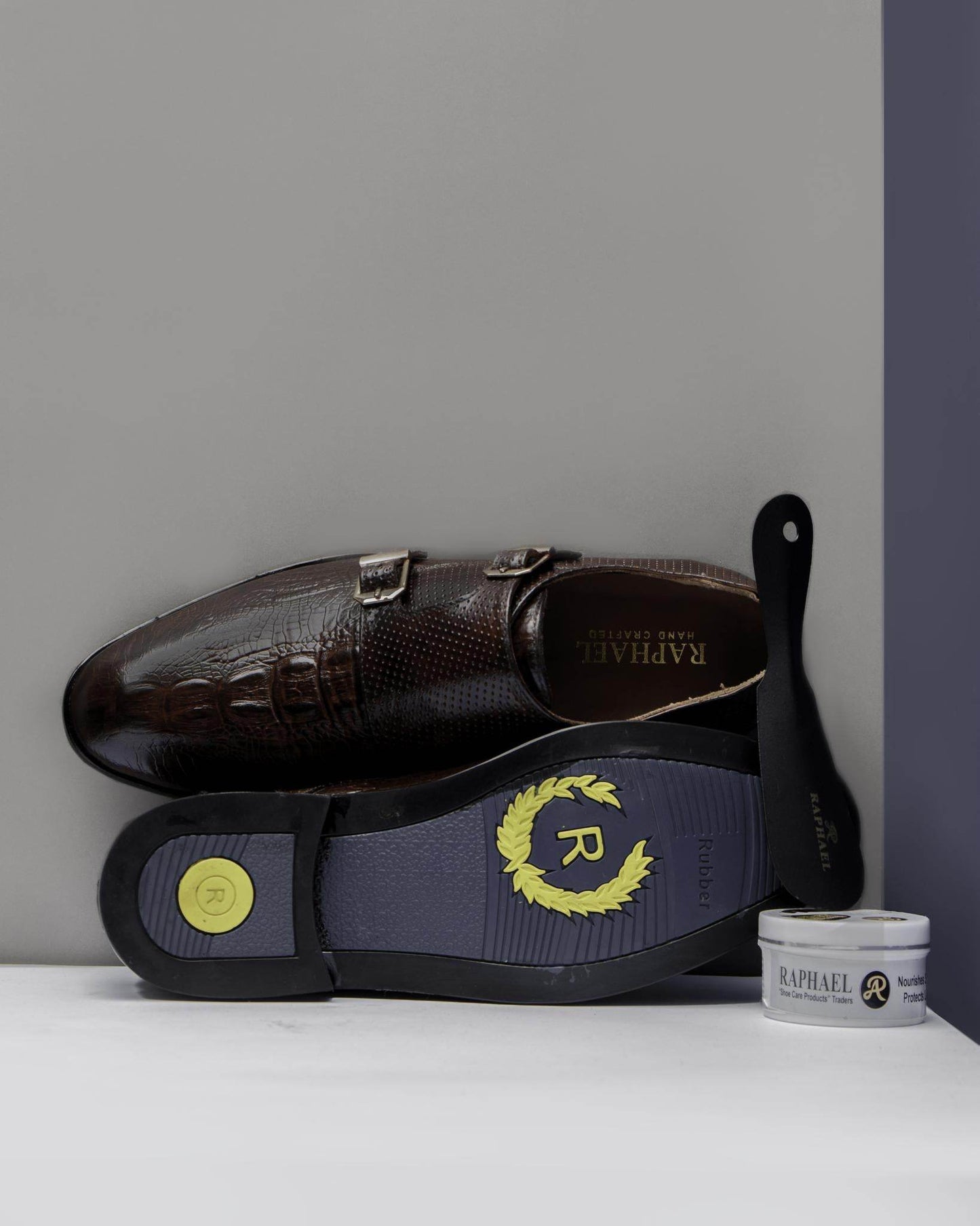 BR4402 - The Raphael Store